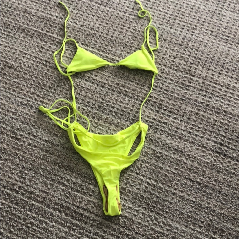 Bathing suit - Picture 2 of 3